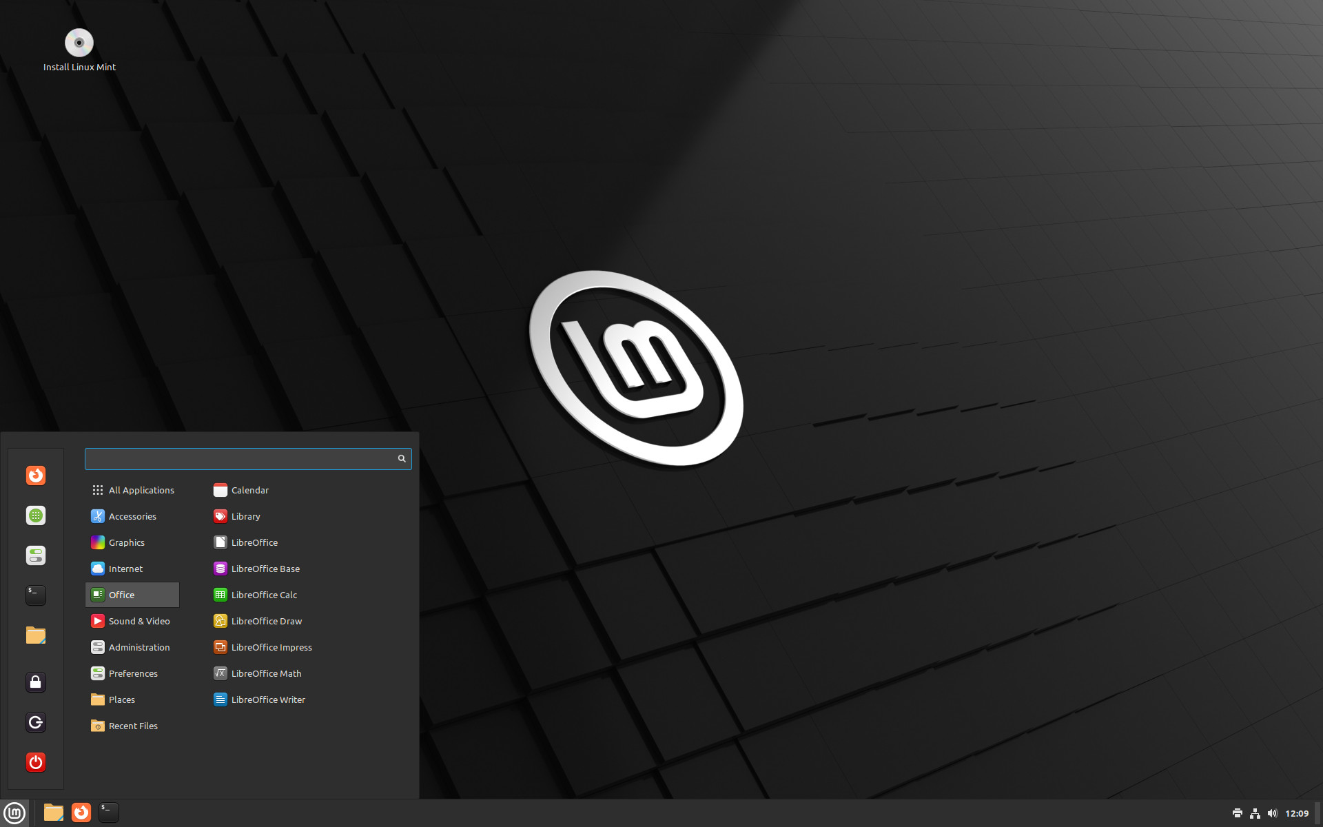 Screenshot des Linux-Mint-Desktop mit geöffnetem Startmenü